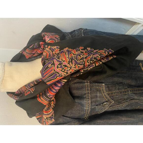 Silk - Made in Thailand Batiked Colorful Women's Scarf - Picture 6 of 8